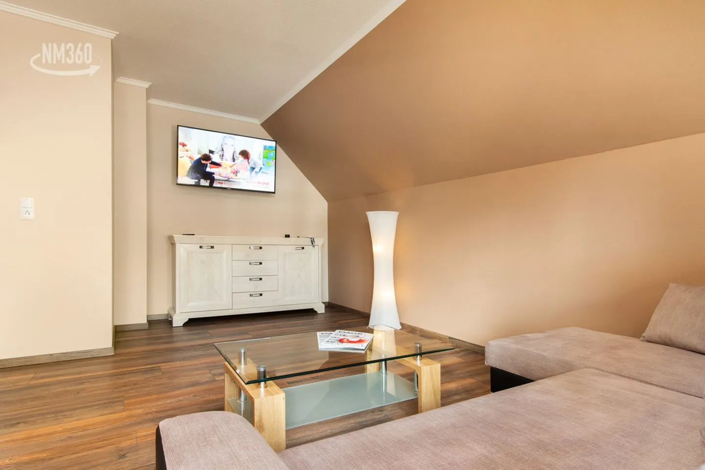 Wohnung 5 - Suite Tyr - mit großem Balkon Lobbe - Wohnzimmer