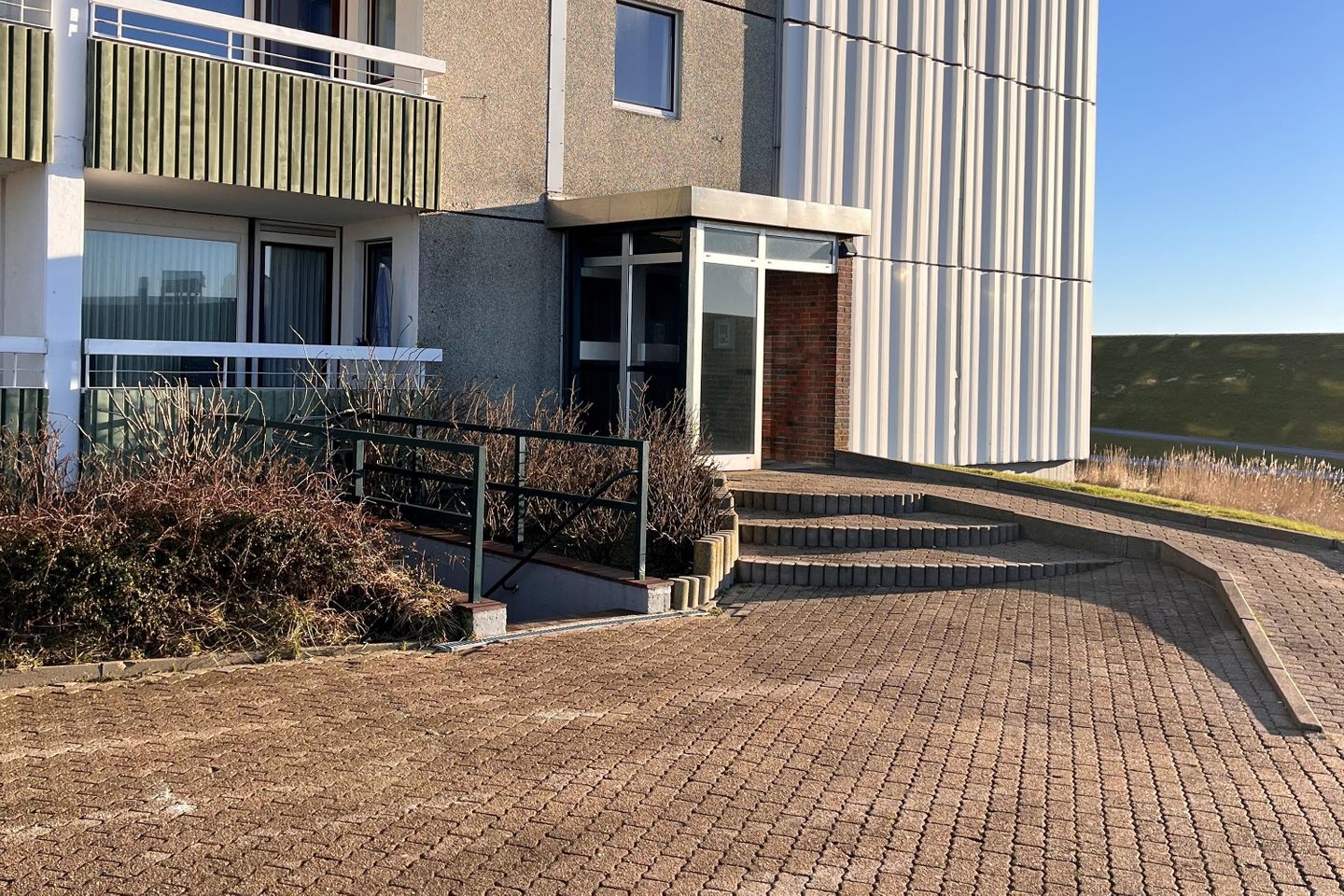 Hochhaus Whg. 184 / 18. OG, Rampe