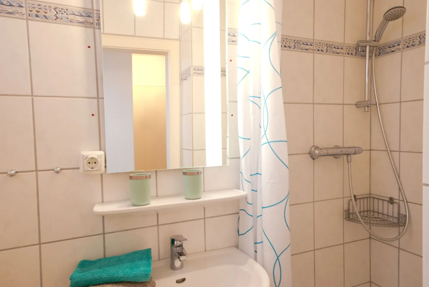 Ferienhaus Seefalkenstr. 29 Norddeich - Badezimmer
