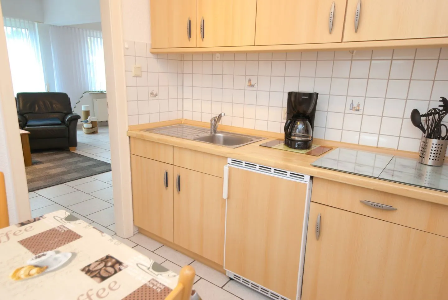Ferienhaus Seefalkenstr. 29 Norddeich - Küche / Küchenzeile