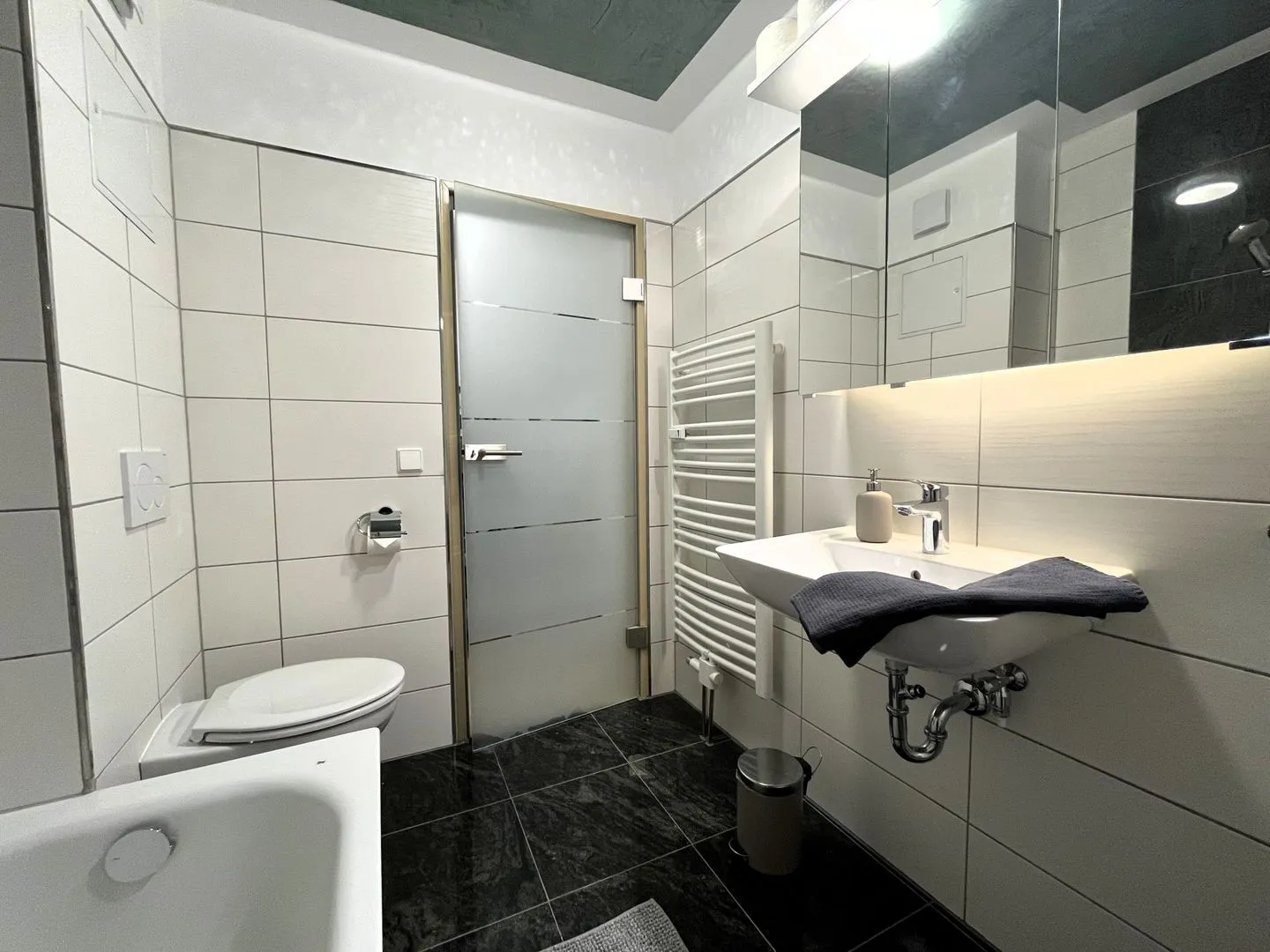 Wohnperle Neustadt - zentral, Parkplatz, Lift, Klimaanlage Dresden -
