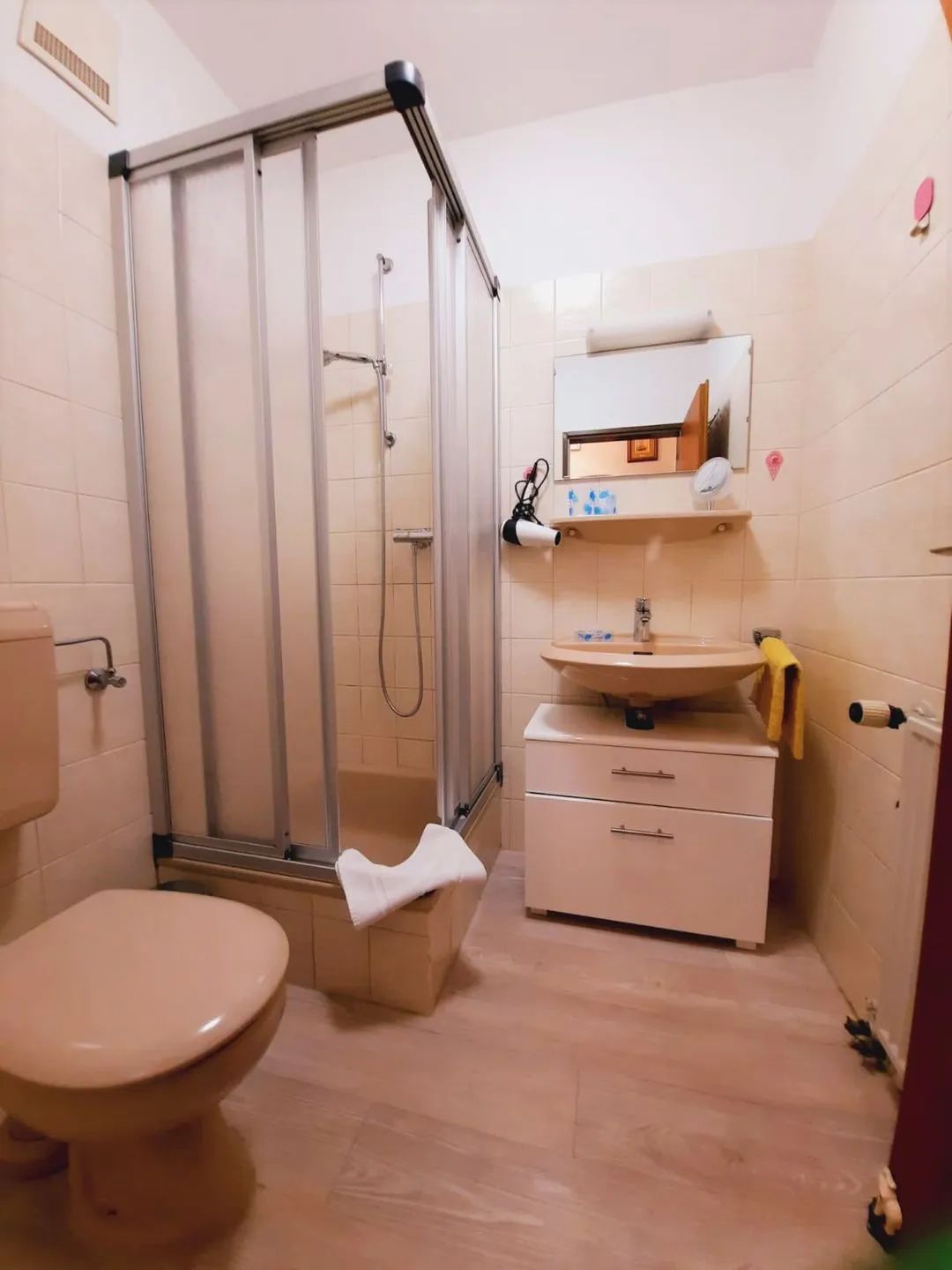 Ferienwohnung Schlatmann Norddeich - Badezimmer