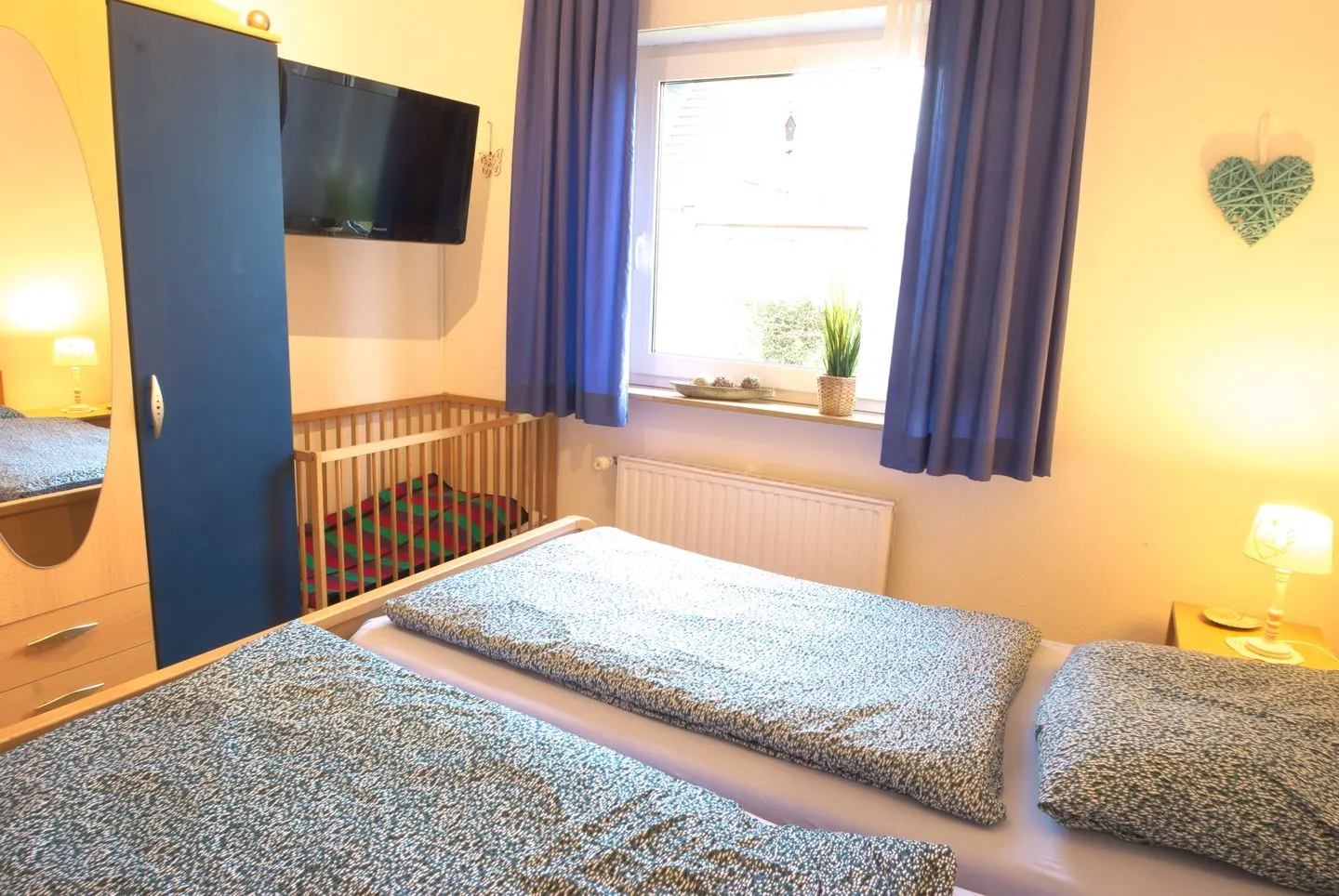 Ferienwohnung Lohr am Deich Norddeich - Schlafzimmer
