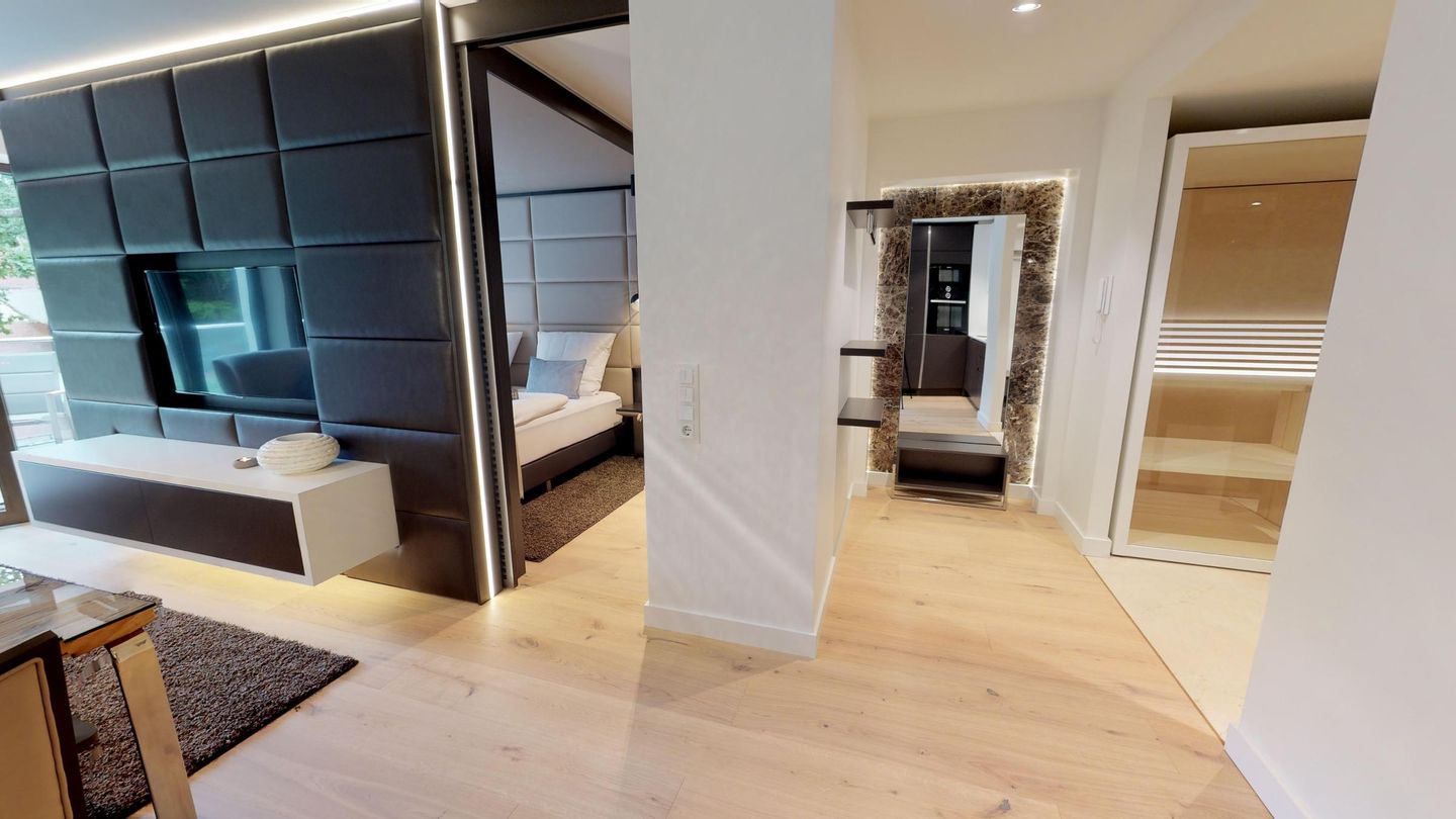 Luxusapartment mit eigener Sauna & Sonnenbalkon – nur Minuten vom Strand entfernt