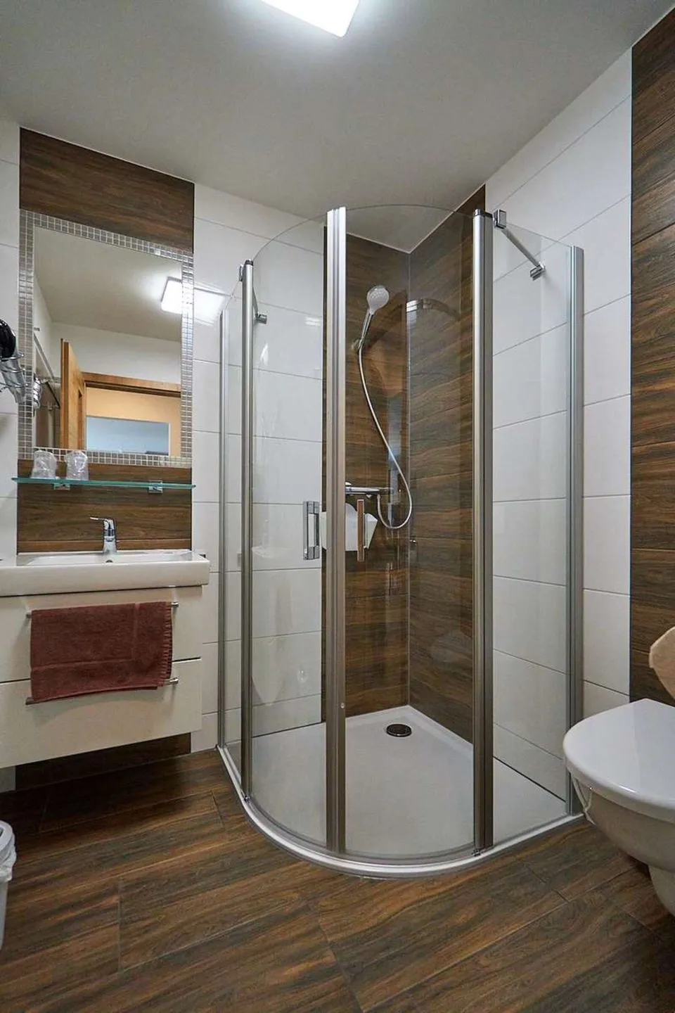 Wohnung 11 mit sonniger Terrasse Lobbe - Badezimmer