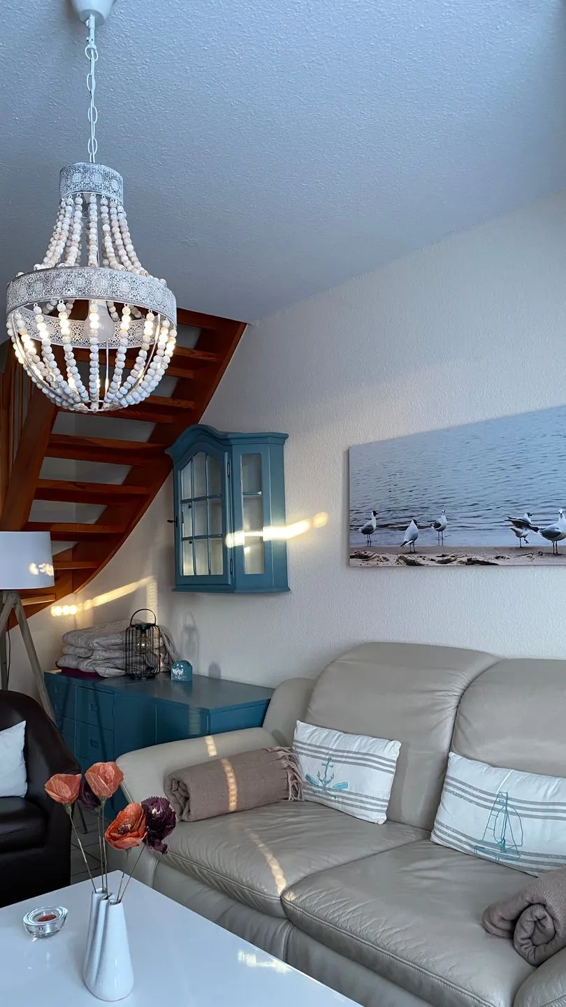 Hus op de Wurth Ferienwohnung Seeblick Dithmarschen - Wohnzimmer