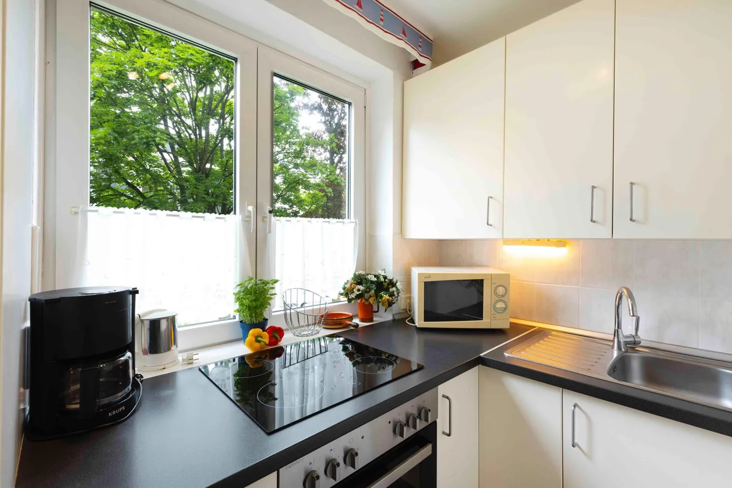 (PAR1c) Ferienwohnung "Weßling" Niendorf - Küche / Küchenzeile