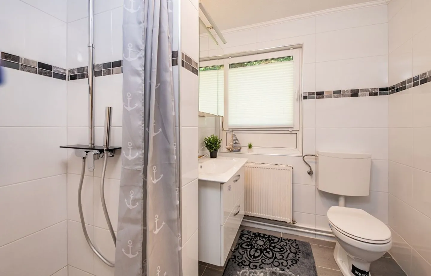 Waldpark Krätzersrasen FH1 Thüringer Wald - Badezimmer mit Dusche und WC
