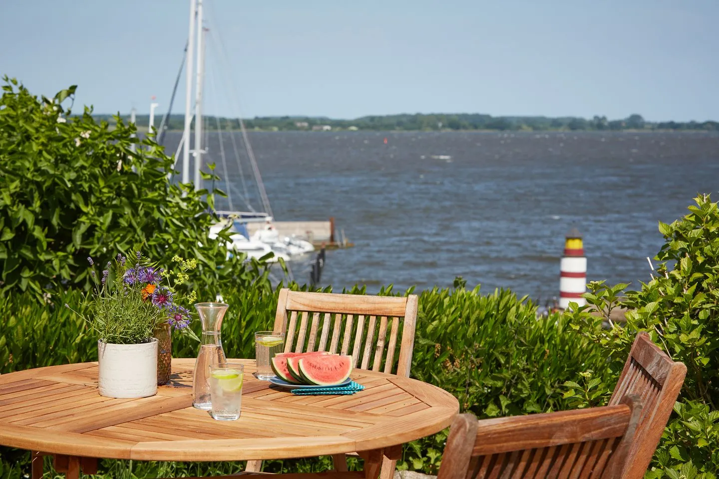 Entspannt Urlauben am Wasser: Ferienhaus "Schuppen 23" für bis zu vier Personen! Stexwig - Terrasse
