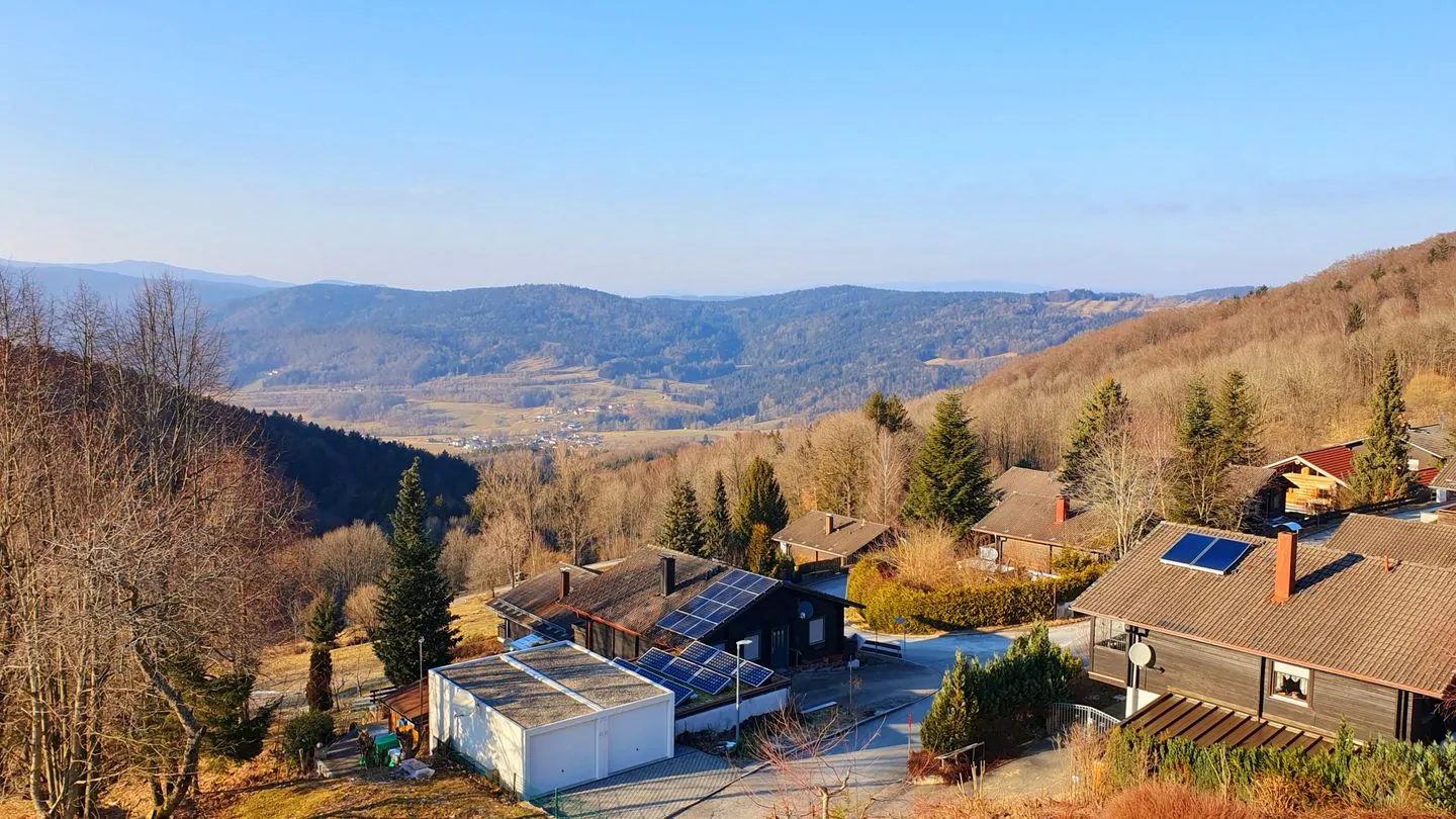 Ferienland Sonnenwald Ferienwohnung 15 "Weitblick zum Arber" Langfurth-Schöfweg - Gartenblick