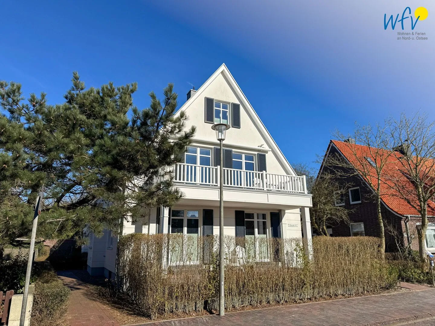Ferienhaus Charlotte 48 Feriendoppelwohnung Charlotte Wangerooge - Hauptansicht