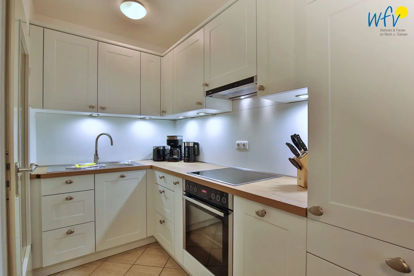 Ferienhaus Nikolausstraße 3B Ferienwohnung ,,Inseltraum'' Wangerooge - Küche / Küchenzeile