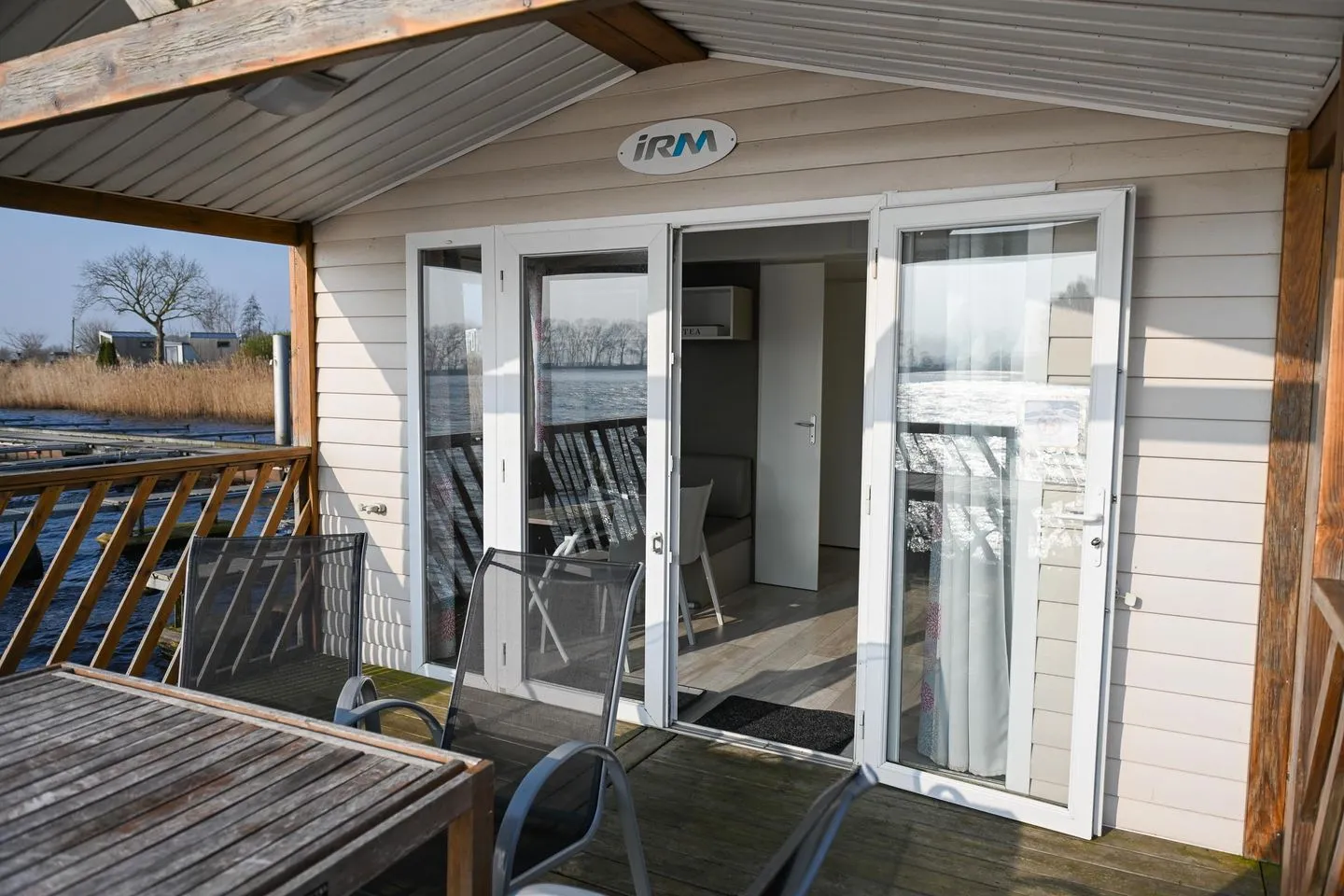 Ferienpark Süderstapel - Hausboot 1 Hundefreundlich Eider - Terrasse