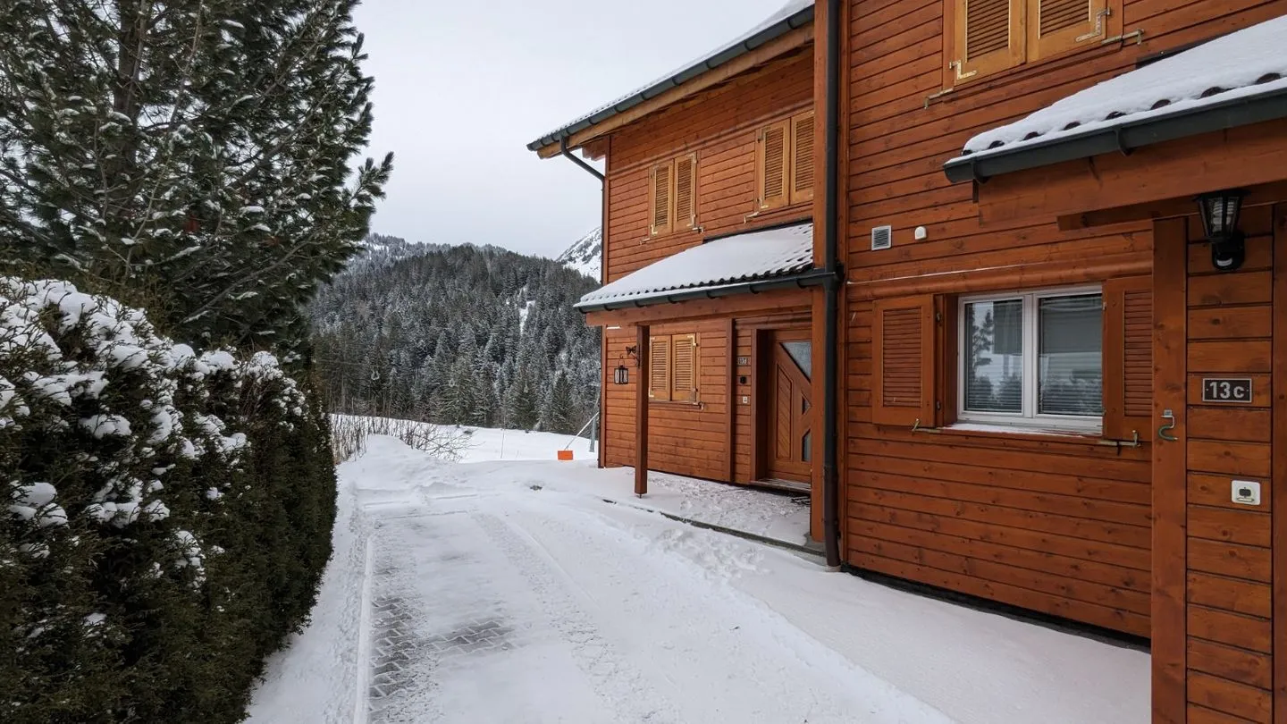 Ferienhaus Bergblick Arvenbüel - Fassade / Eingang