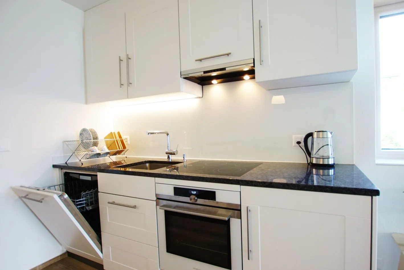 Apartment Bijou am Bach Amden - Küche / Küchenzeile