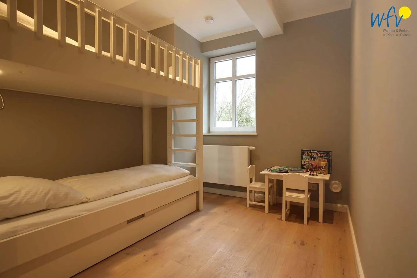 Ferienhaus Charlotte 48 Feriendoppelwohnung Charlotte Wangerooge - Schlafzimmer
