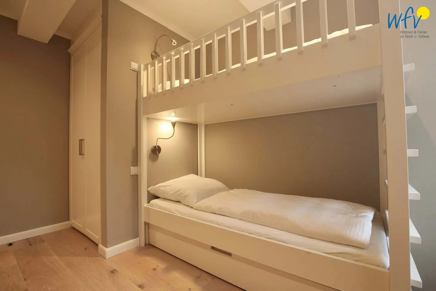 Ferienhaus Charlotte 48 Feriendoppelwohnung Charlotte Wangerooge - Schlafzimmer