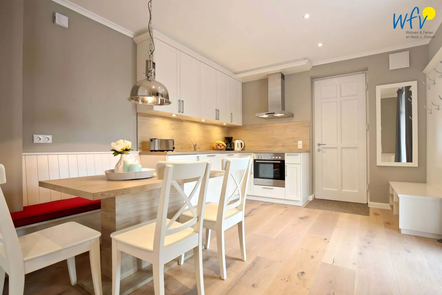 Ferienhaus Charlotte 48 Feriendoppelwohnung Charlotte Wangerooge - Küche / Küchenzeile