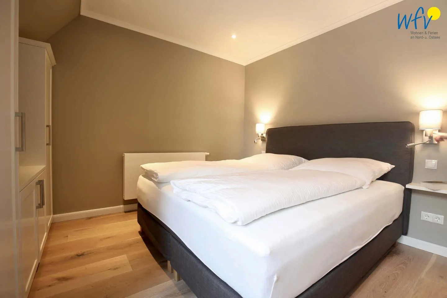 Ferienhaus Charlotte 48 Feriendoppelwohnung Charlotte Wangerooge - Schlafzimmer