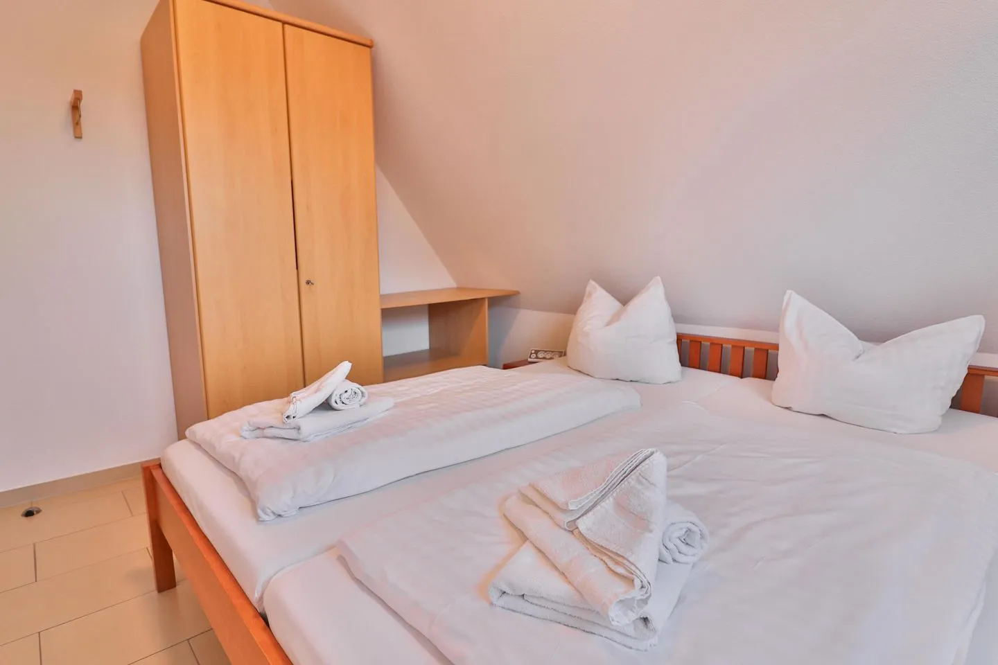 Haus Libelle - Wohnung 3 Langeoog - Schlafzimmer