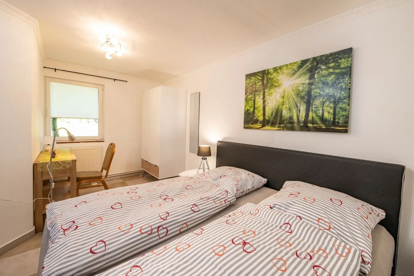 Waldpark Krätzersrasen FH4 Thüringer Wald - Schlafzimmer mit bequemen Boxspringbetten