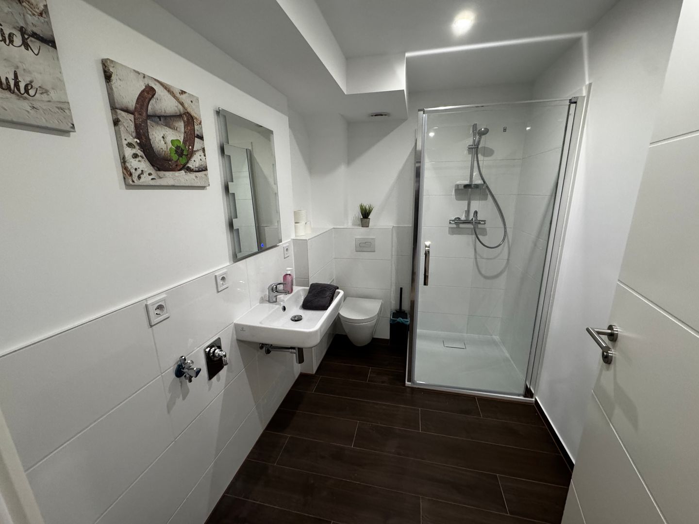  120m² Apartment 3 nahe A1 - 4 Schlafzimmer - 2 Bäder - Parkplatz, WLAN Hamburg Nord-Ost - 