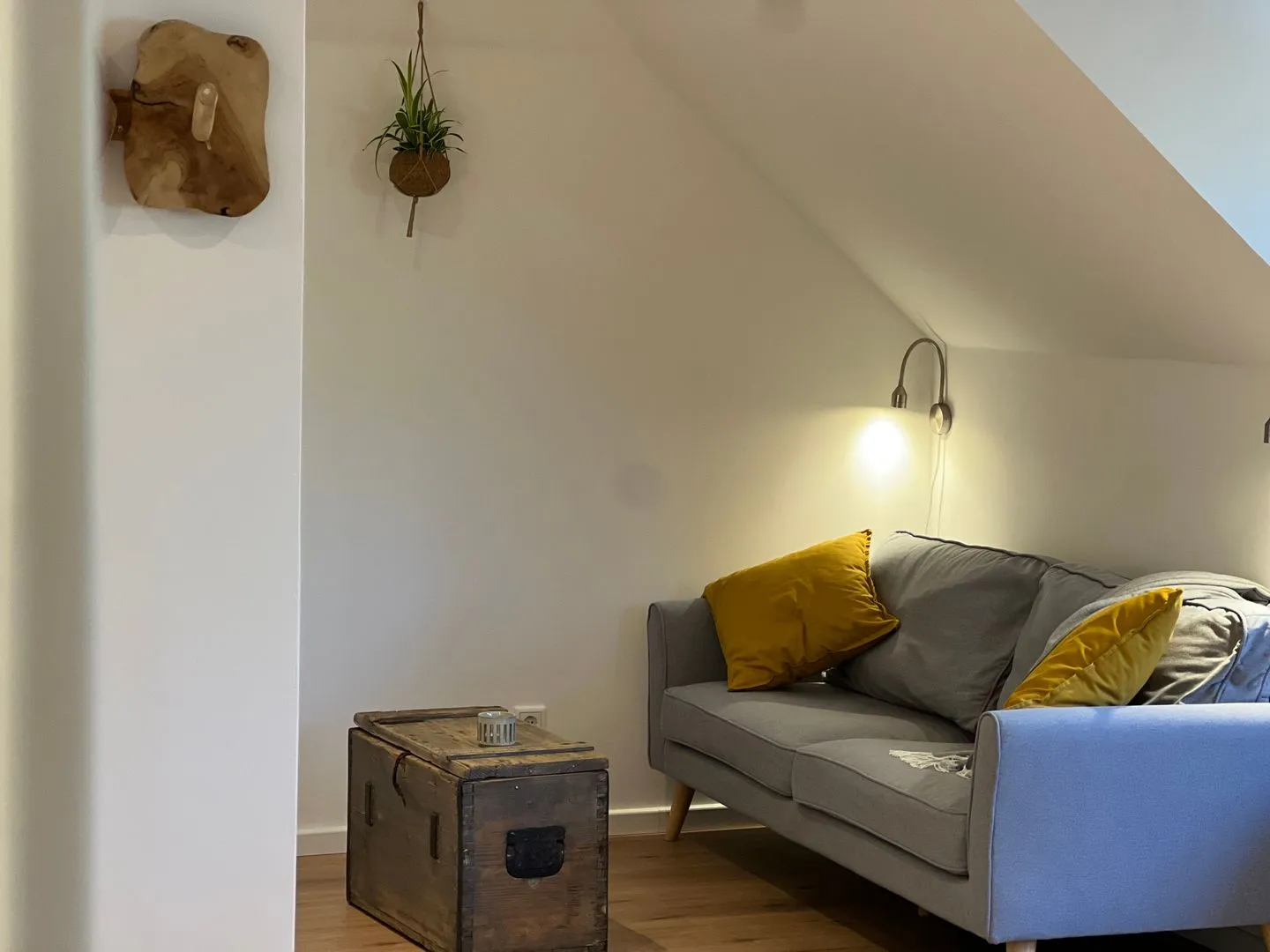 Raabennest - Bewusst Genießen: Junges Wohnen im Alten Dorf Schleswig - Wohnzimmer