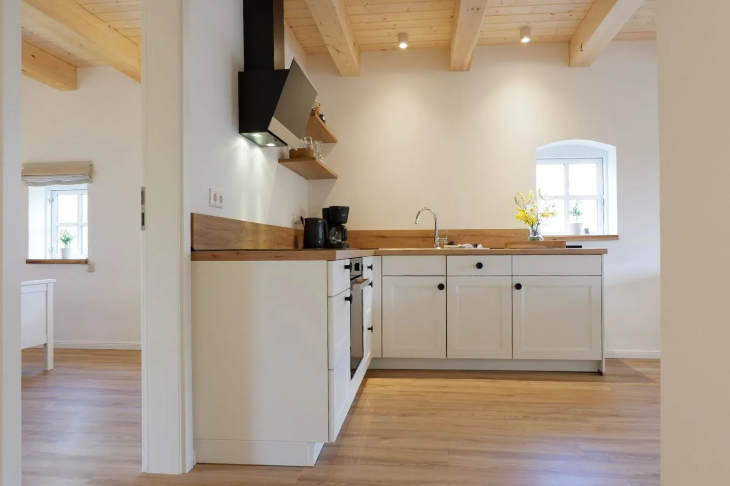 Ferienwohnung Hanna im Reethus Mühlenlund Steinbergkirche - Küche / Küchenzeile
