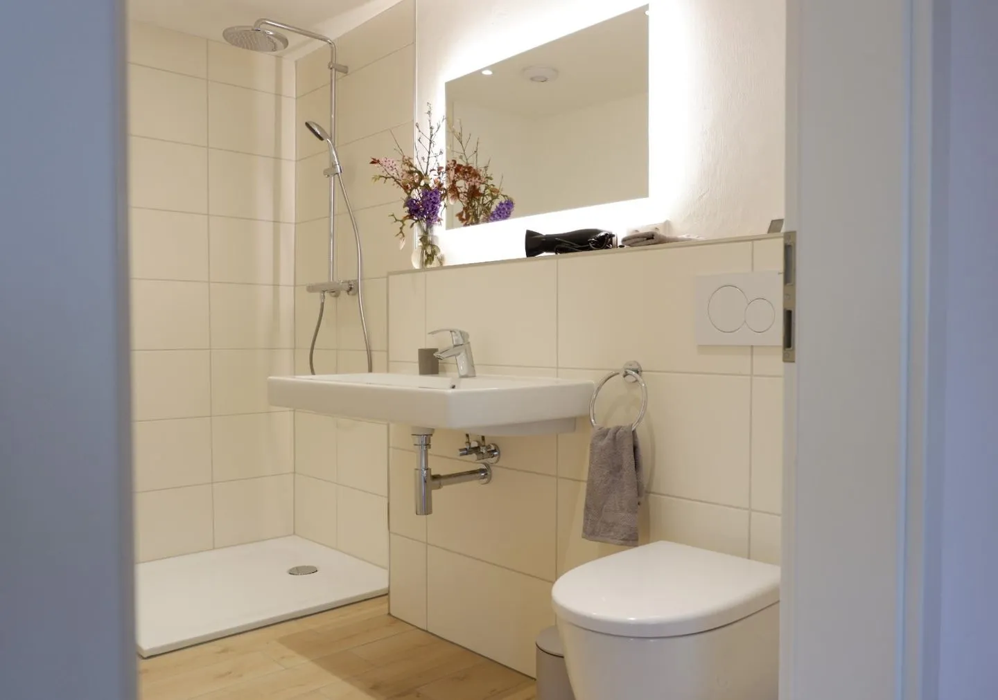 Ferienwohnung Hanna im Reethus Mühlenlund Steinbergkirche - Badezimmer