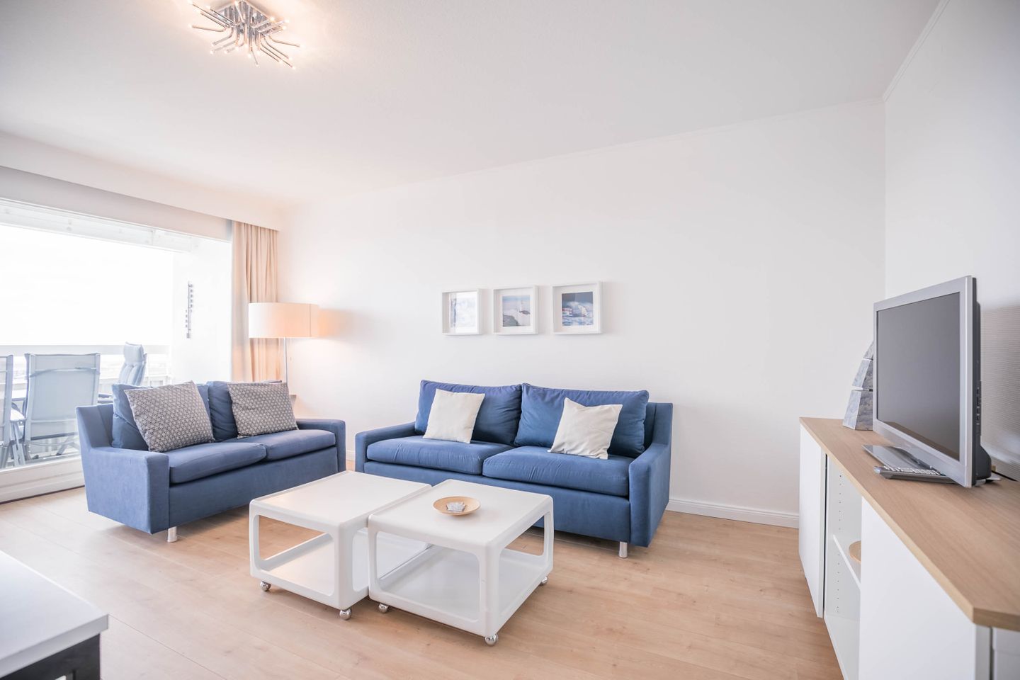 Hochhaus Whg. Backer / 20. OG, Wohnzimmer