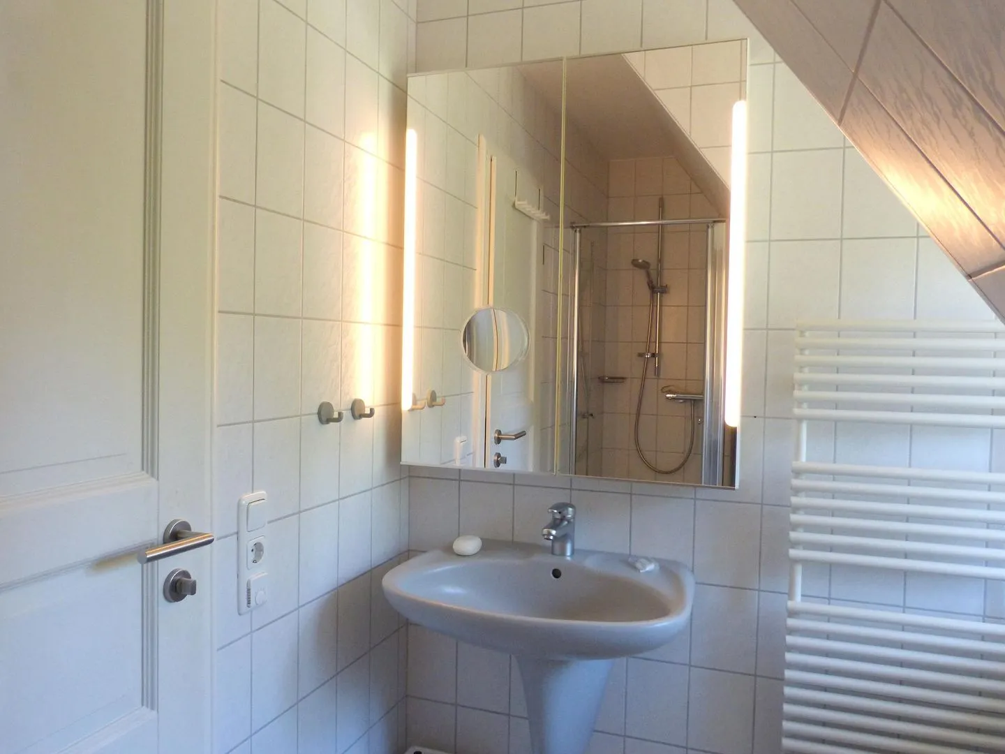 Haus *Strandweg 8* Friesenhaushälfte *Backbord* Süddorf auf Amrum - Badezimmer im Ferienhaus Backbord in Süddorf auf Amrum