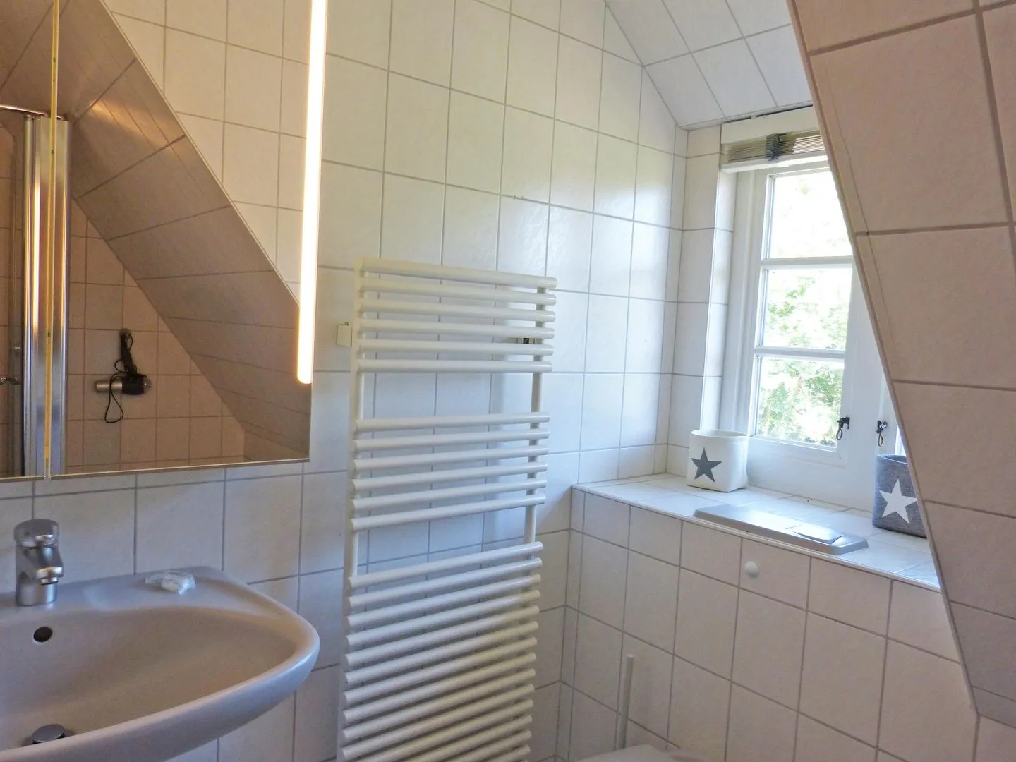 Haus *Strandweg 8* Friesenhaushälfte *Backbord* Süddorf auf Amrum - Badezimmer im Ferienhaus Backbord in Süddorf auf Amrum