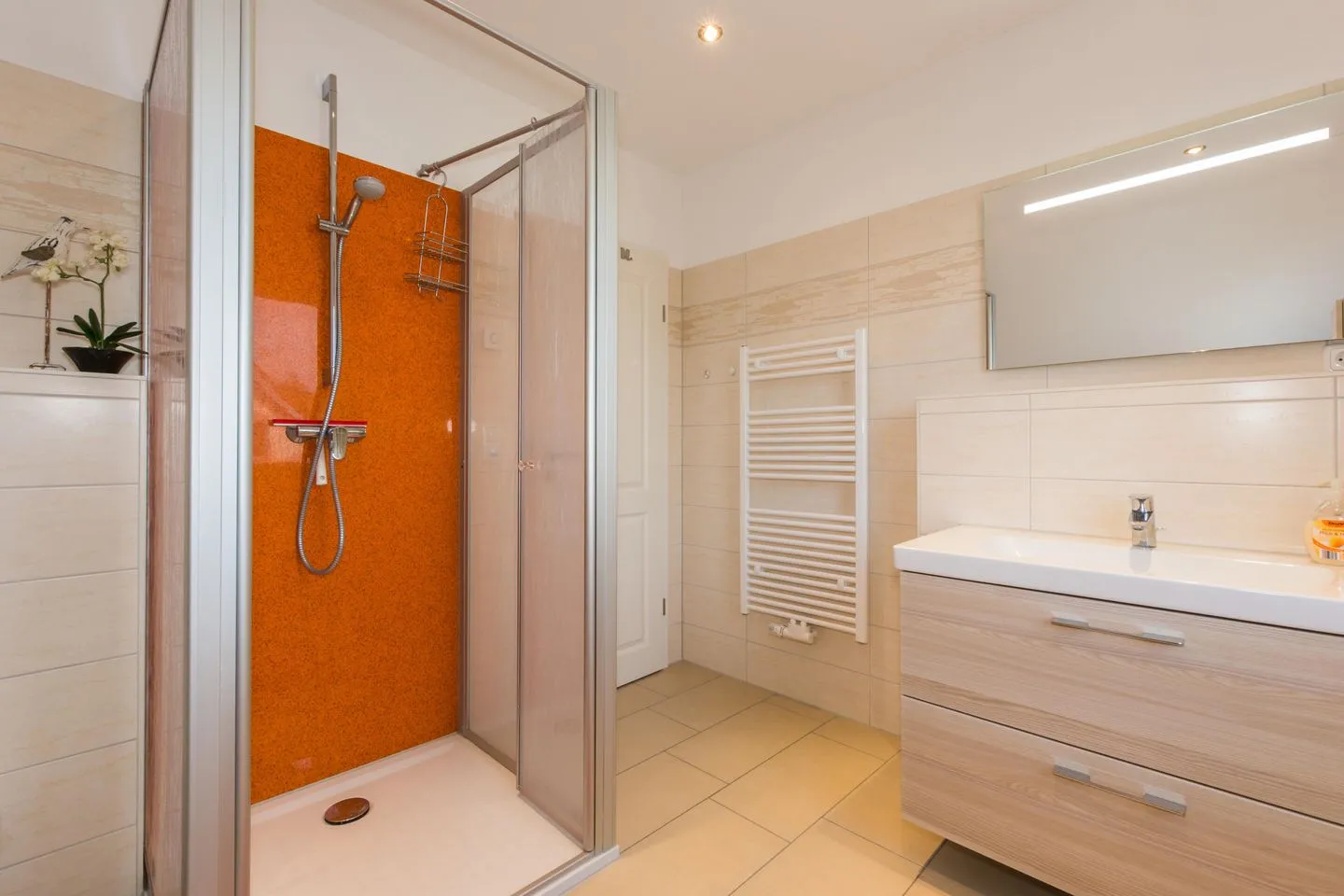Ferienhaus - Deichweg 10 Ostseeheilbad Zingst - Dusche in der 1. Etage