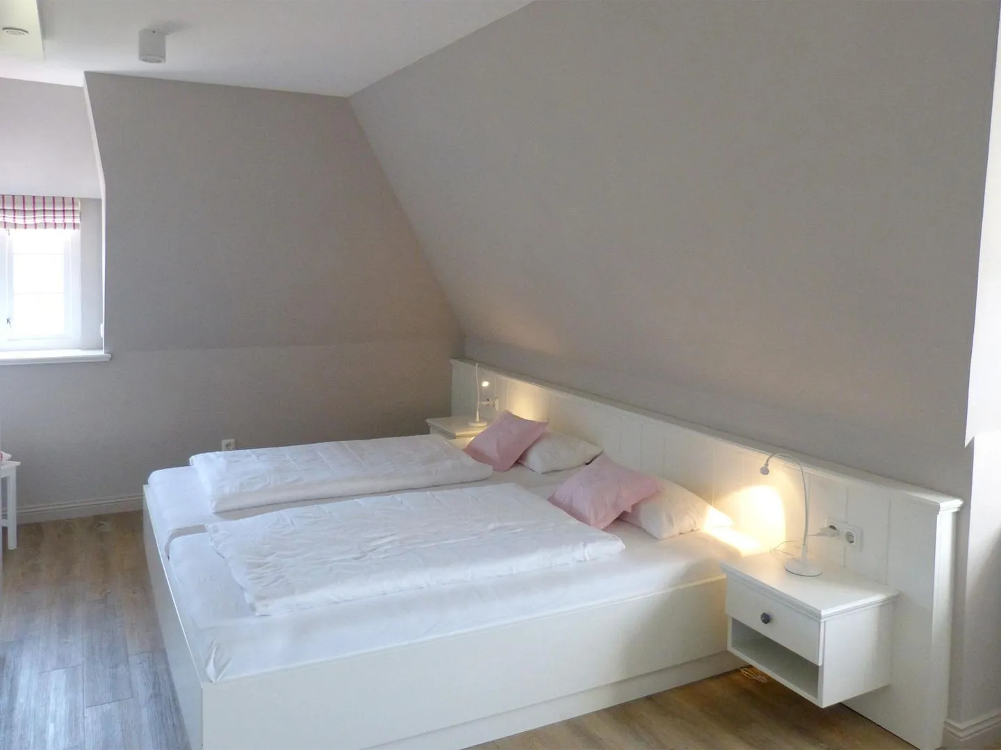 Haus *Strandweg 8* Friesenhaushälfte *Steuerbord* Süddorf auf Amrum - Schlafzimmer 2 im Ferienhaus Steuerbord in Süddorf auf Amrum