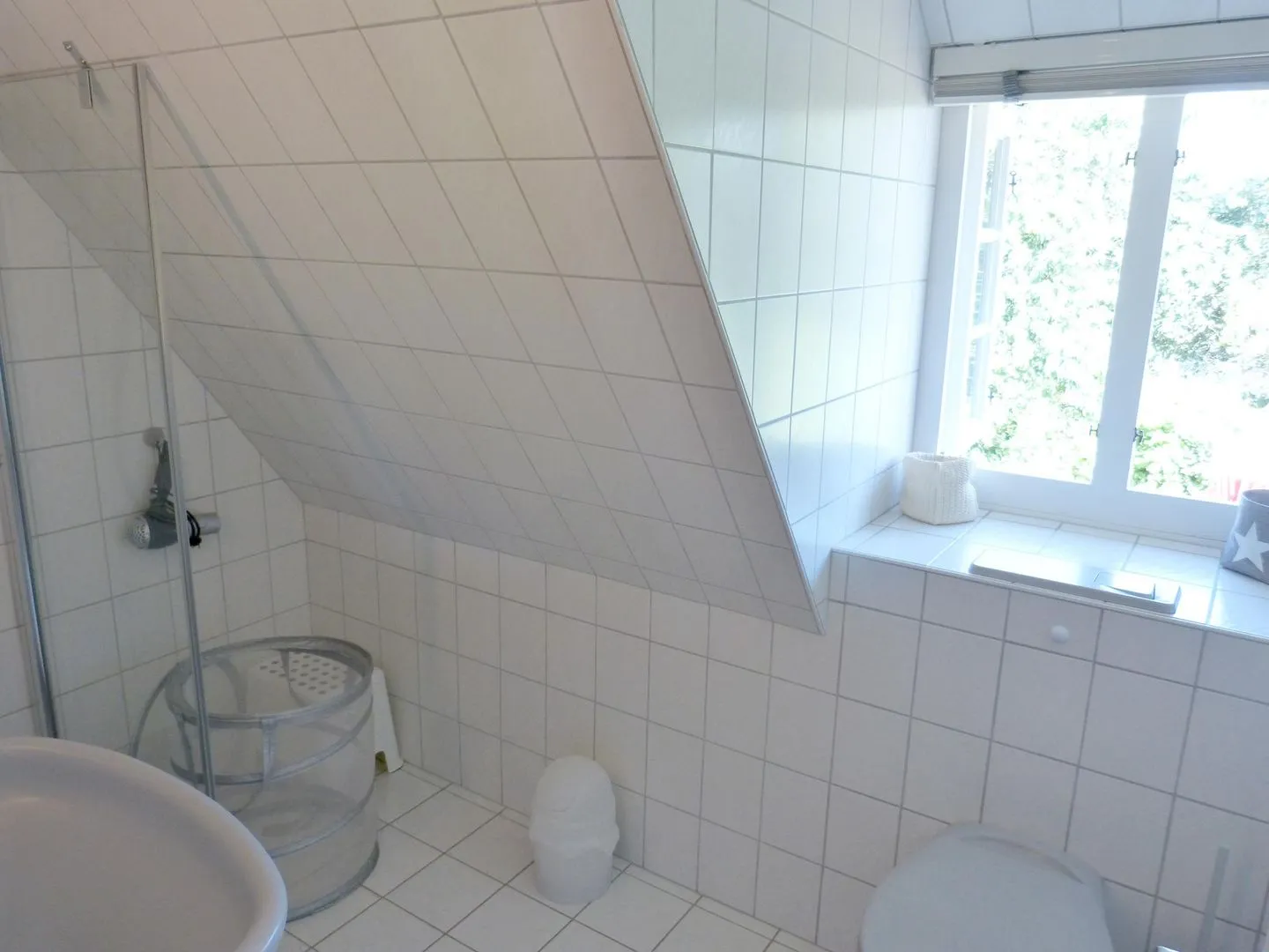 Haus *Strandweg 8* Friesenhaushälfte *Steuerbord* Süddorf auf Amrum - Badezimmer im Ferienhaus Steuerbord in Süddorf auf Amrum