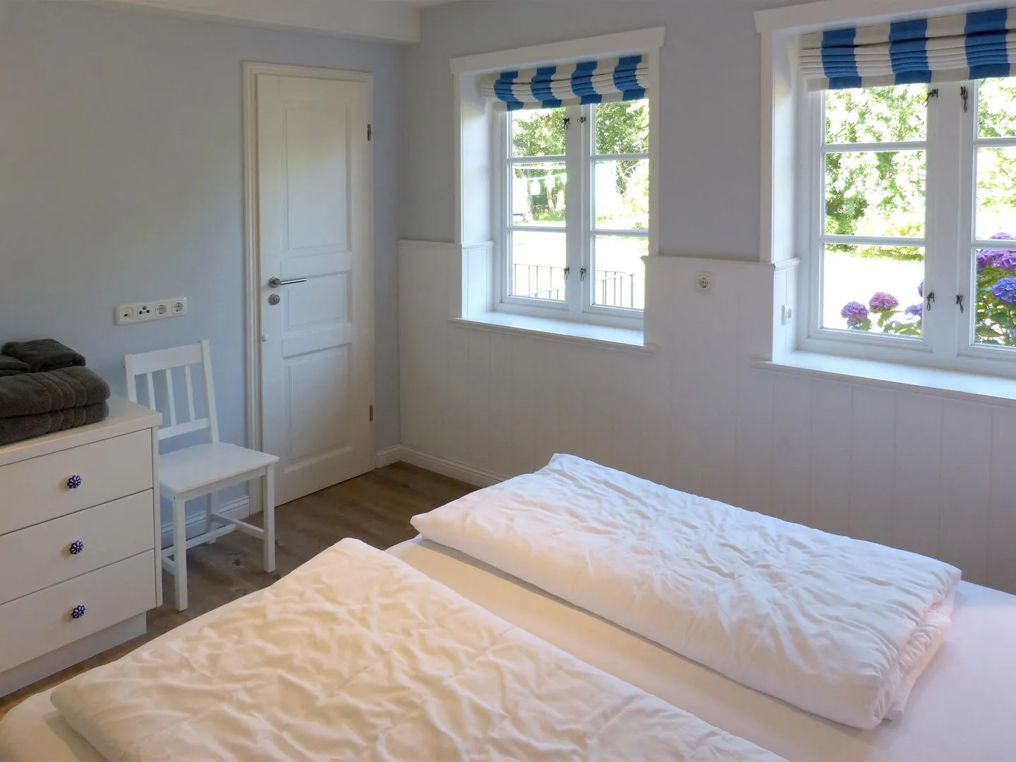 Haus *Strandweg 8* Friesenhaushälfte *Steuerbord* Süddorf auf Amrum - Schlafzimmer 1 im Ferienhaus Steuerbord in Süddorf auf Amrum