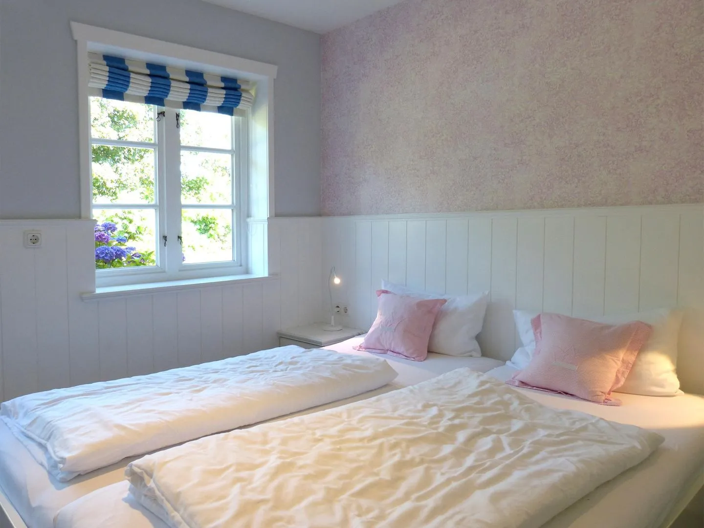 Haus *Strandweg 8* Friesenhaushälfte *Steuerbord* Süddorf auf Amrum - Schlafzimmer 1 im Ferienhaus Steuerbord in Süddorf auf Amrum