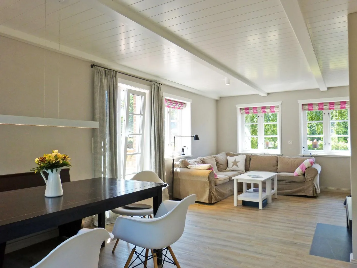 Haus *Strandweg 8* Friesenhaushälfte *Steuerbord* Süddorf auf Amrum - Wohnzimmer im Ferienhaus Steuerbord in Süddorf auf Amrum