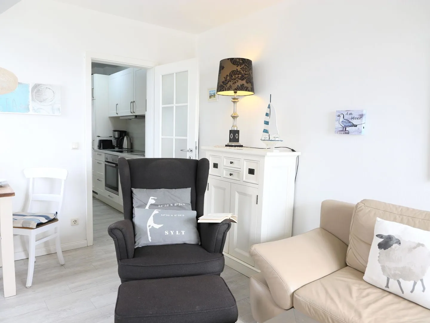 Fernsicht 12E, DG Wenningstedt - Wohnzimmer