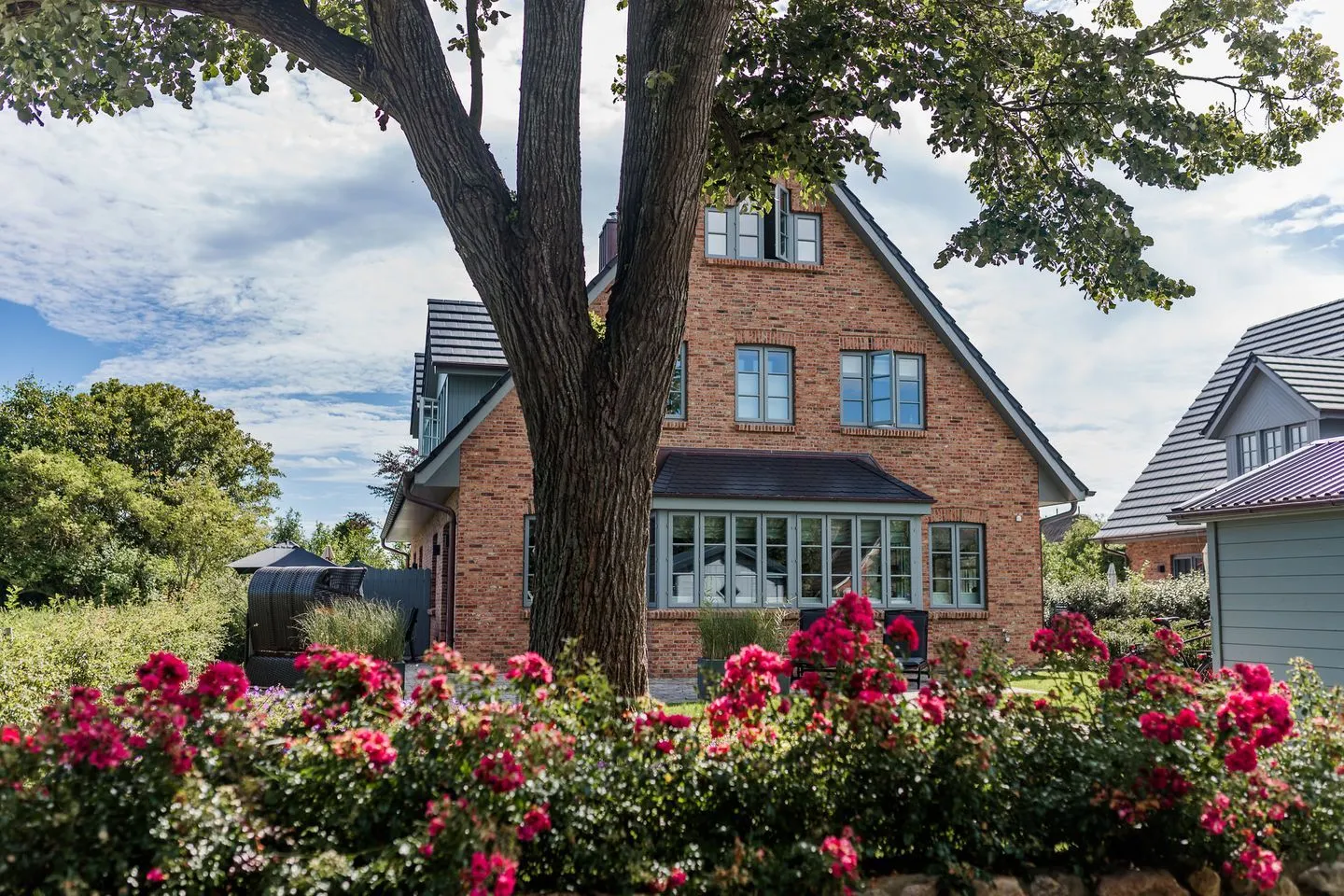 Caras Hus Midlum -