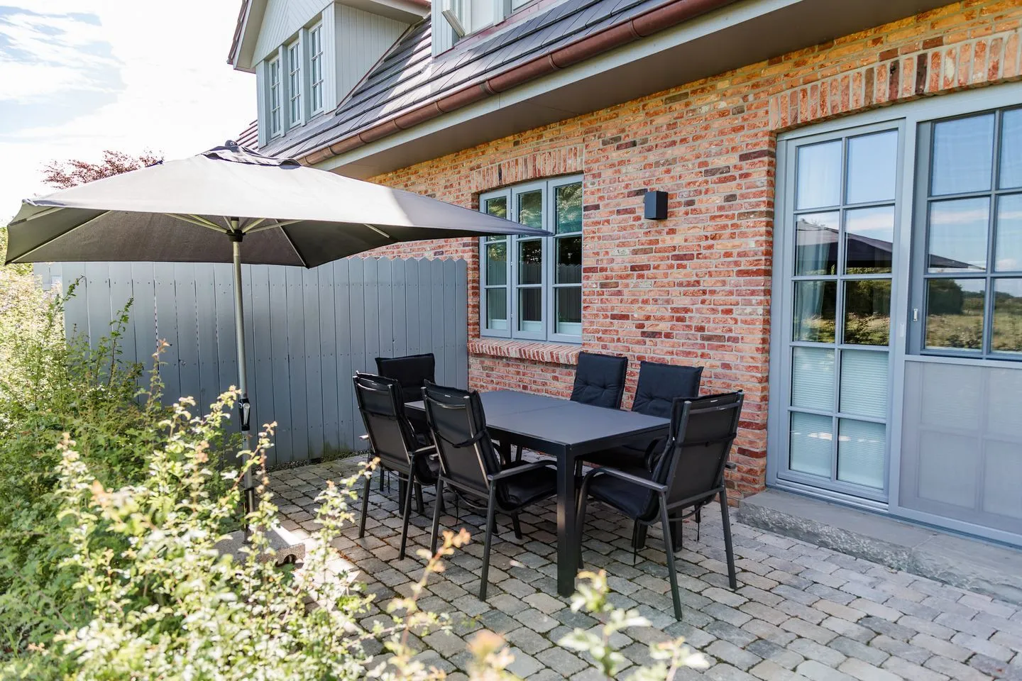 Caras Hus Midlum -