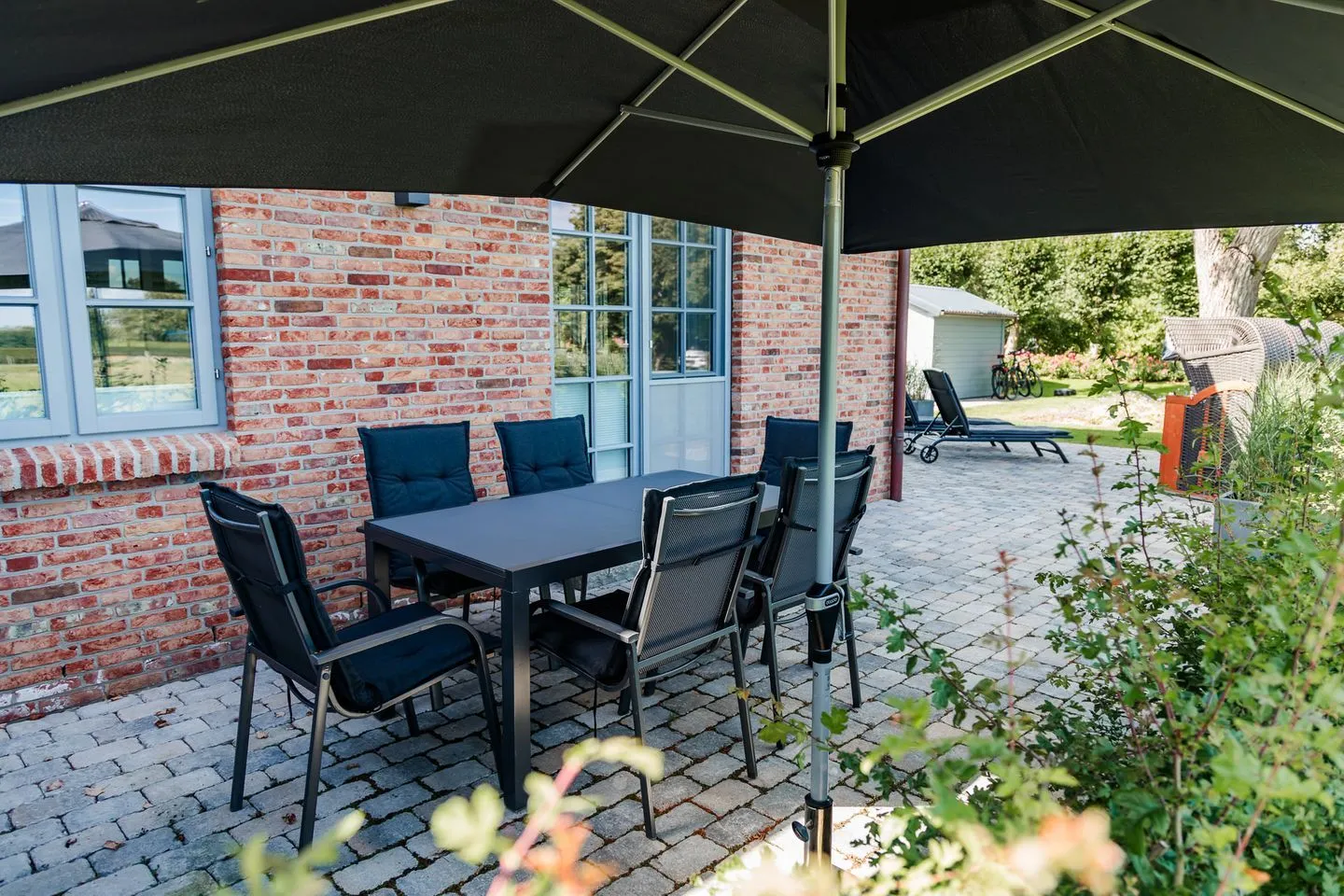 Caras Hus Midlum -
