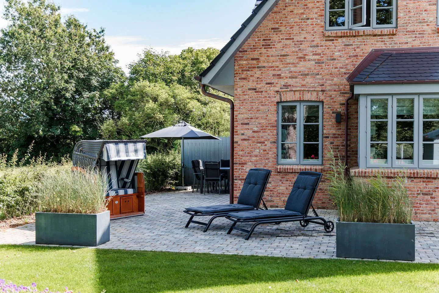 Caras Hus Midlum -