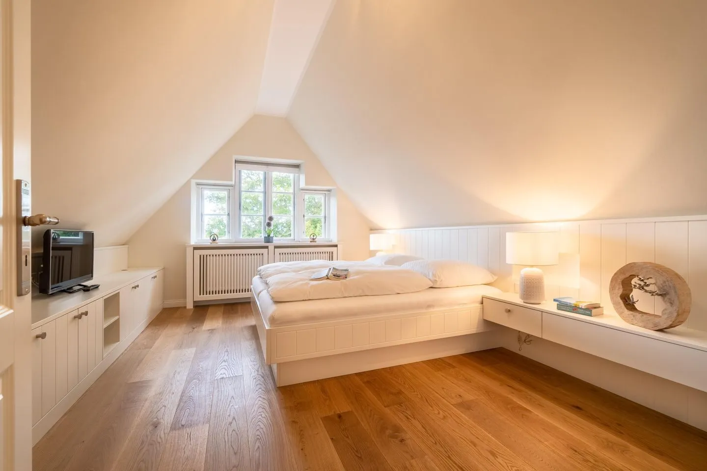 Caras Hus Midlum -