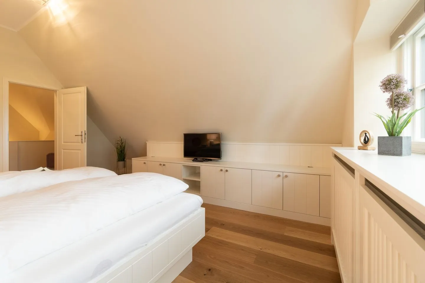 Caras Hus Midlum -
