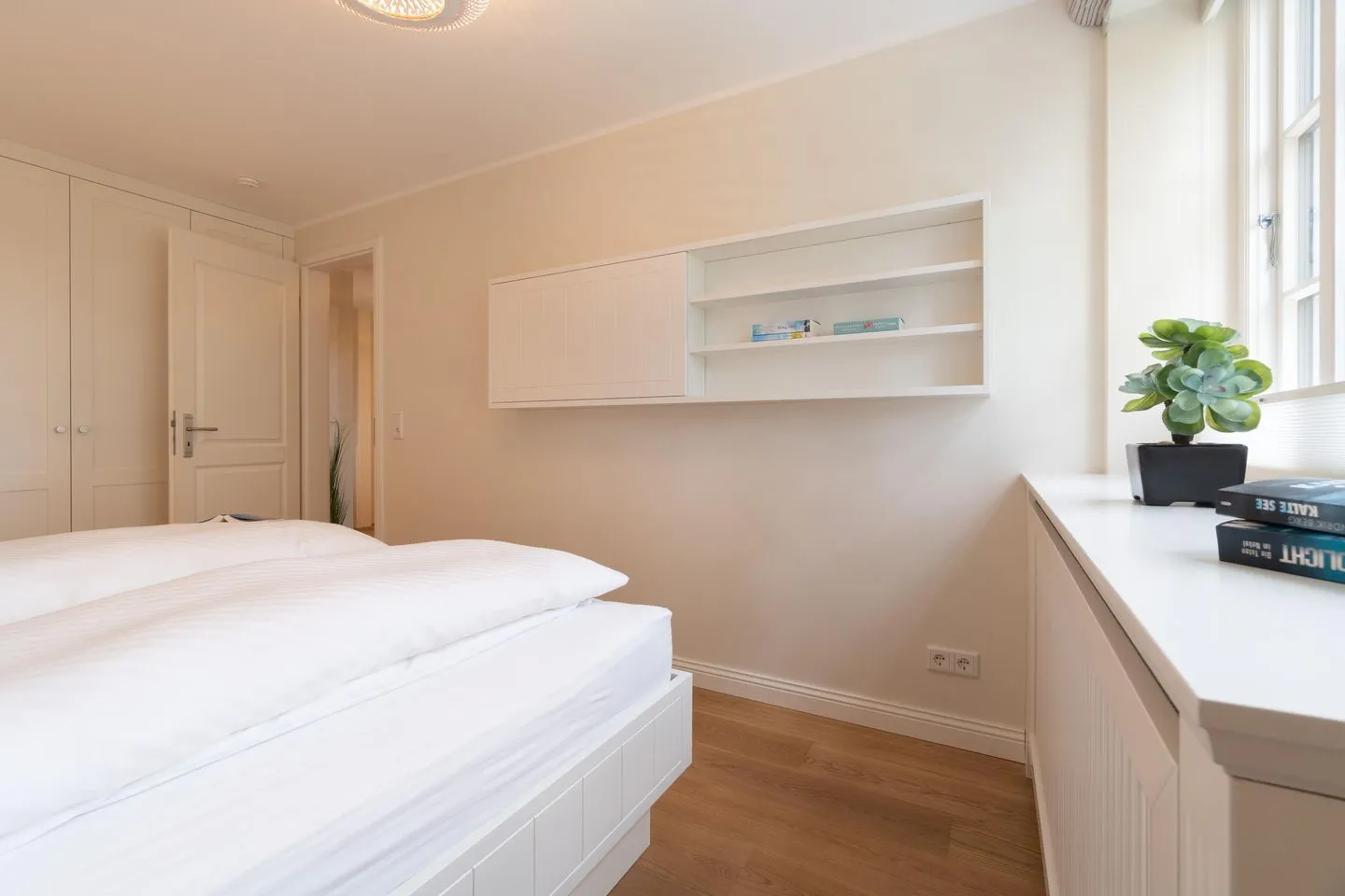 Caras Hus Midlum -