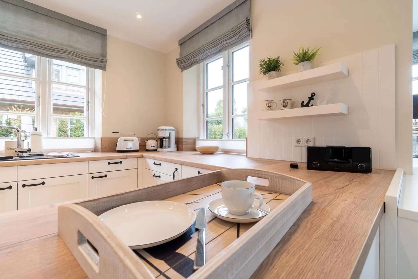 Caras Hus Midlum -