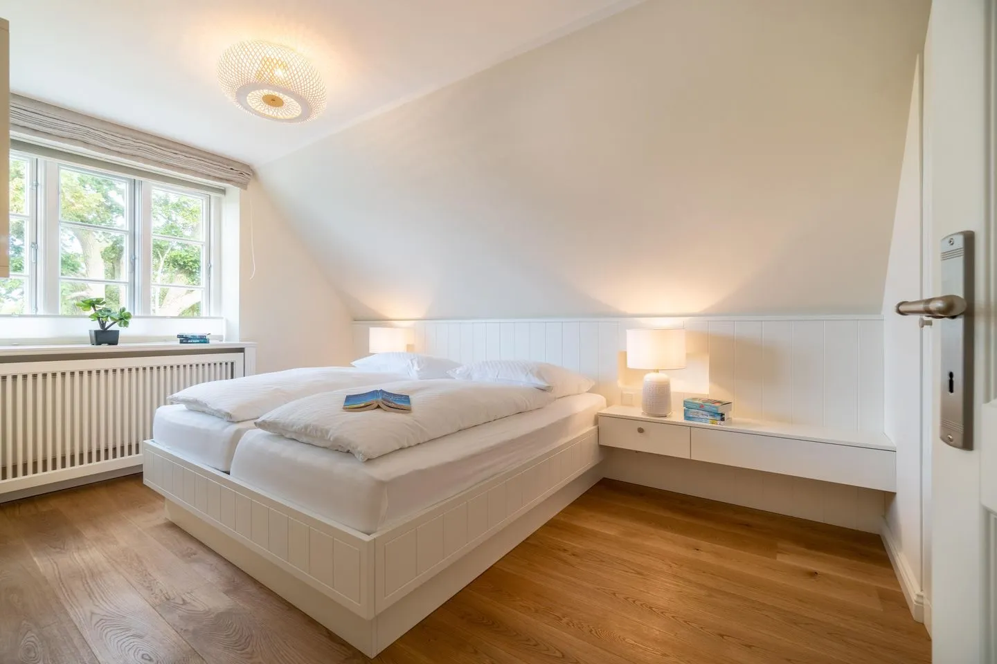 Caras Hus Midlum -