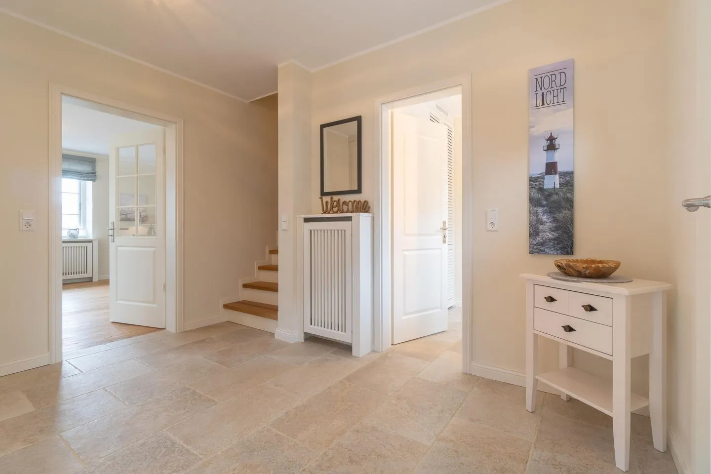 Caras Hus Midlum -