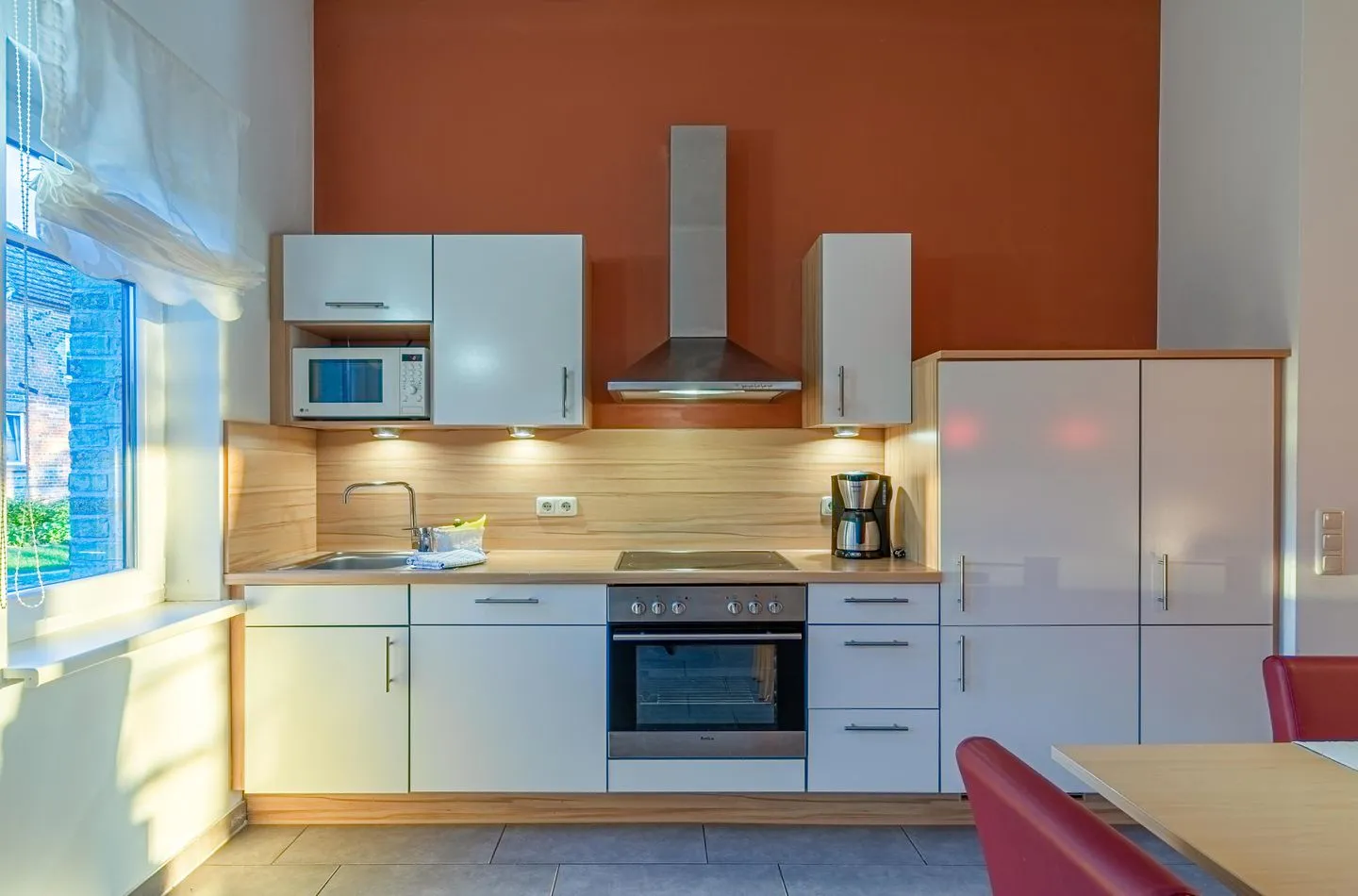 Schwan Jabel - Ferienwohnung Schwan Blick in die offene Küche